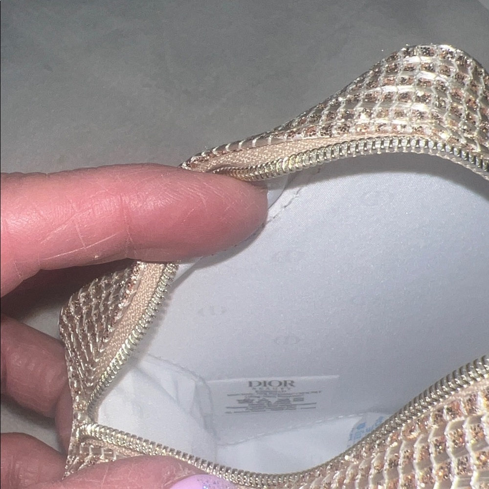 NWB, Dior Star-Shaped Beige and Gold Cosmetic Case - Picture 4 of 6